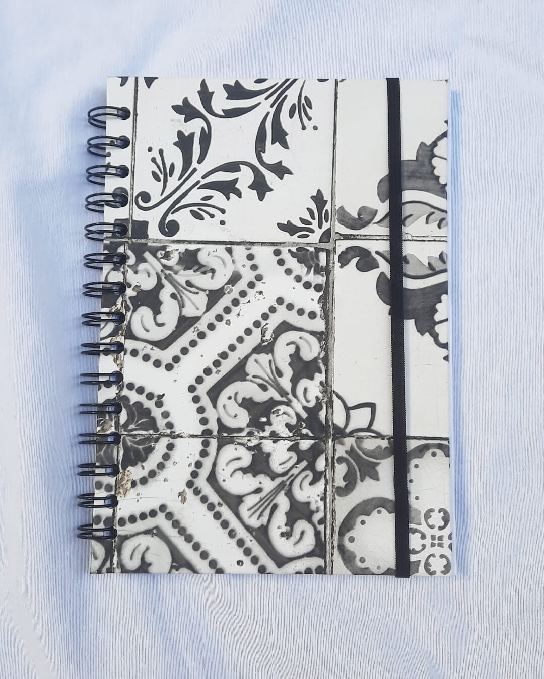 Cuaderno A5 con hojas blancas y wire-o - Imagen 4