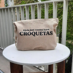 Neceser color crudo con frase Croquetas