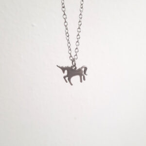 Colgante con forma de unicornio de acero inoxidable