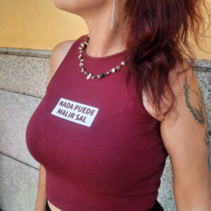 Crop top Nada puede malir sal color granate